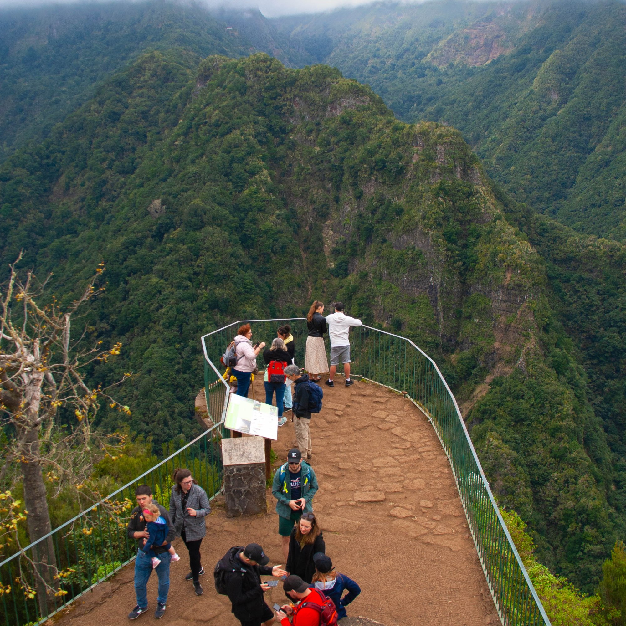 Výhľad z vyhliadky Vereda dos Balcões